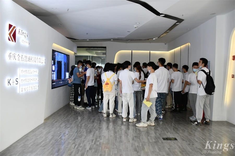 重庆大学材料学院79名师生到访重庆ML.COM米兰,3D打印工厂